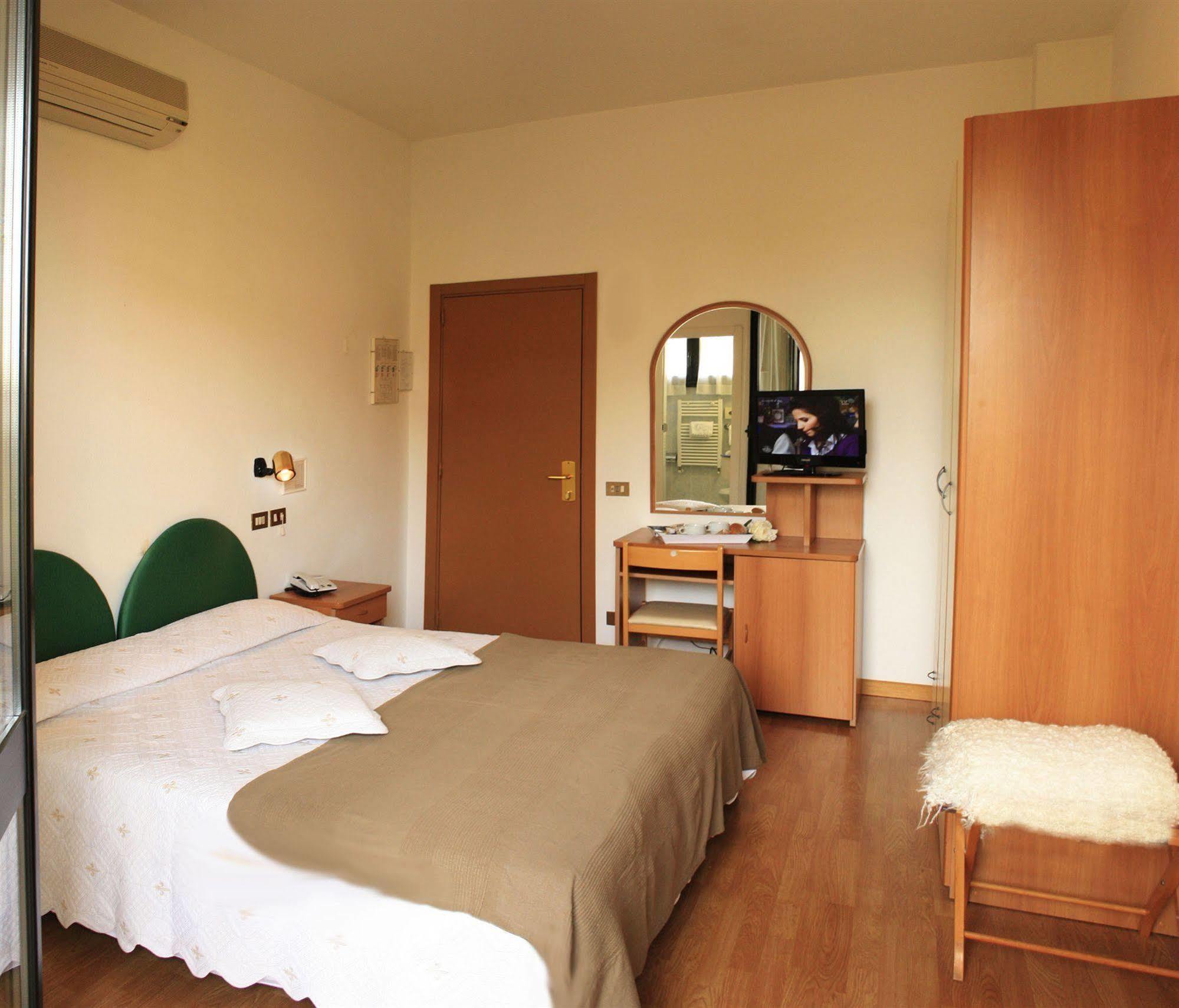 Hotel Aggravi Chianciano Terme Exterior foto